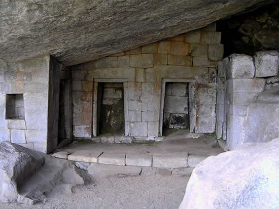 El Templo de la Luna en Huayna Picchu
