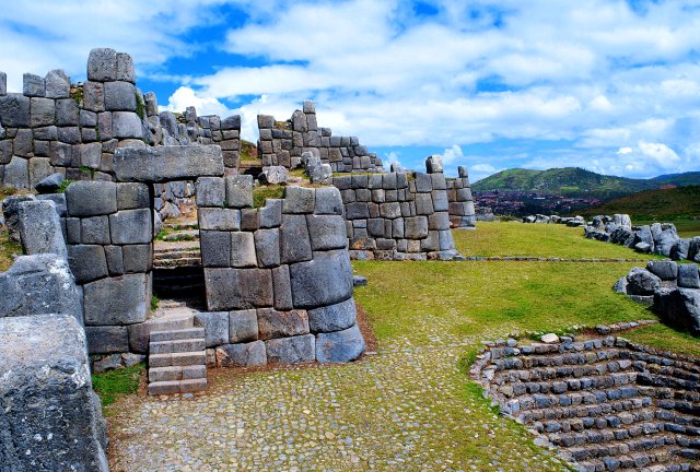 Fortaleza de Sacsayhuman en Cusco Visita la majestuosa Fortaleza de Sacsayhuman en Cusco - NO te los puedes perder