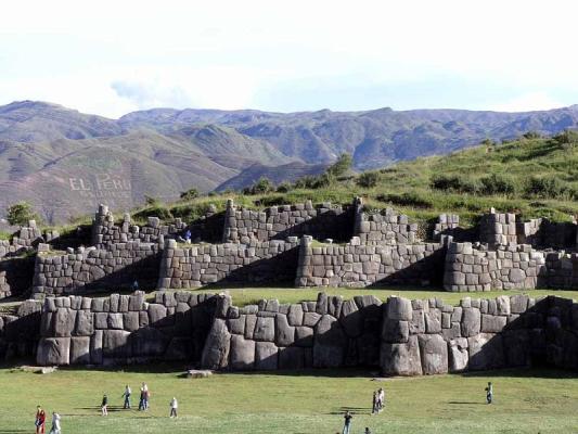 Fortaleza de Sacsayhuaman el atardecer