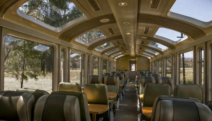 Interior del Tren Vistadome a Machu Picchu