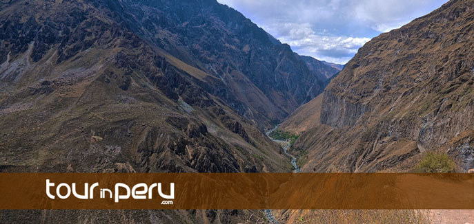 Razones para visitar el Cañón del Colca: Volcanes, Cultura y Cóndores