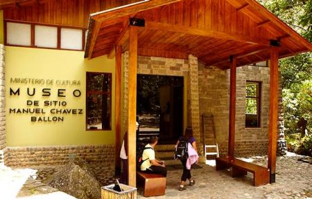 museo de sitio Manuel Chavez Ballón.
