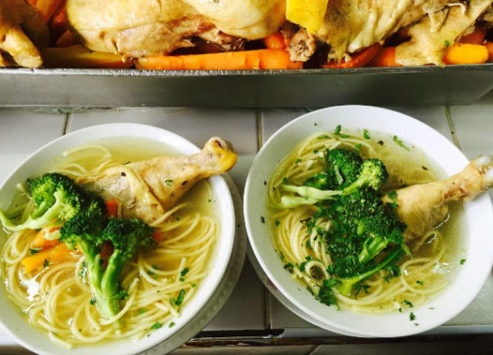Caldo de gallina en el Mercado de San Pedro de Cusco