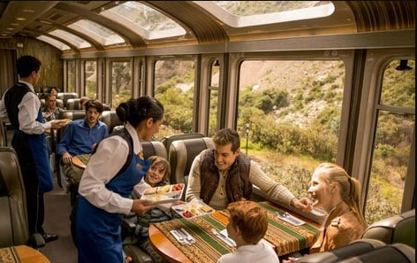 Viaje cómodo en los trenes a Machu Picchu