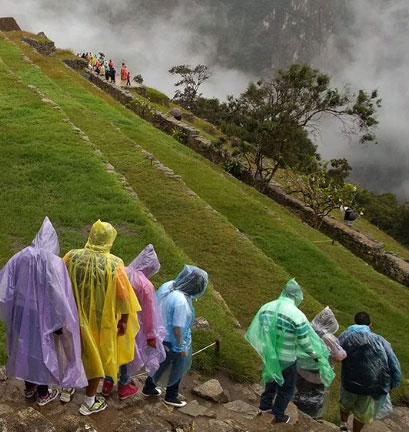 Poncho para la lluvia en el tour de tren a Machu Picchu