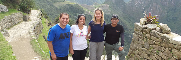 Guías que hacen la diferencia en el Camino Inca de TOUR IN PERU