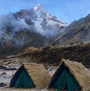 El nevado Salkantay en la ruta de caminata de 5 días, el Salkantay Trek