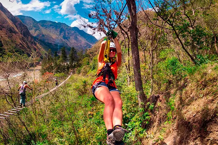 Zipline en el Camino Inca Jungle Zipline en el Camino Inca Jungle