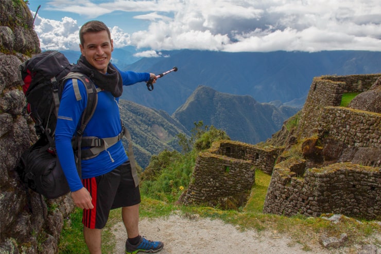 camino inca-min Turista en el camino inca clásico