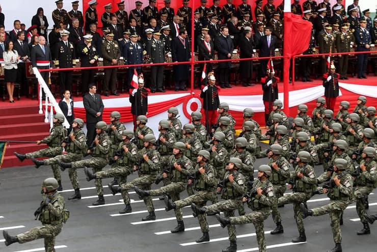 parada-militar-peru