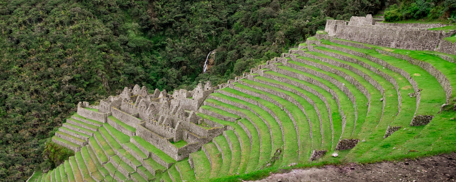 Centro arqueologico Winaywayna en el camino inca corto Centro arqueologico Winaywayna en el camino inca corto