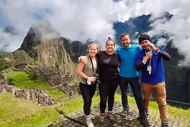Machupicchu Turistas disfrutando de Machupicchu