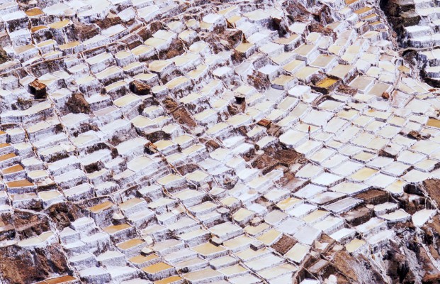 La salinera de Maras lo dejará impactado en su paquete de viajes